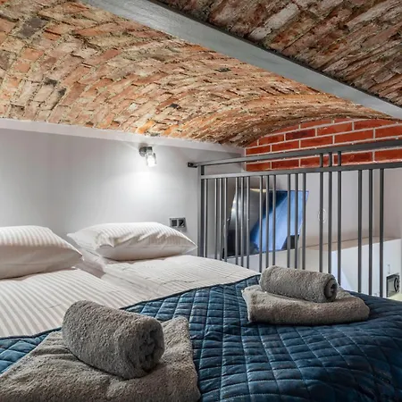 Dave Elegant Old Town Cracovie