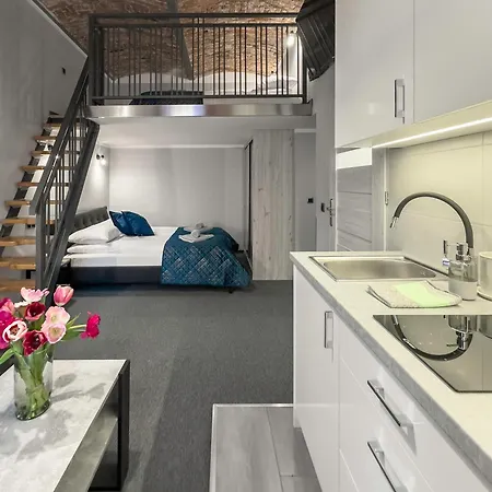 Dave Elegant Old Town Aparthotel