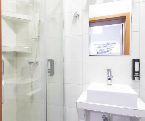 Dave Elegant Old Town