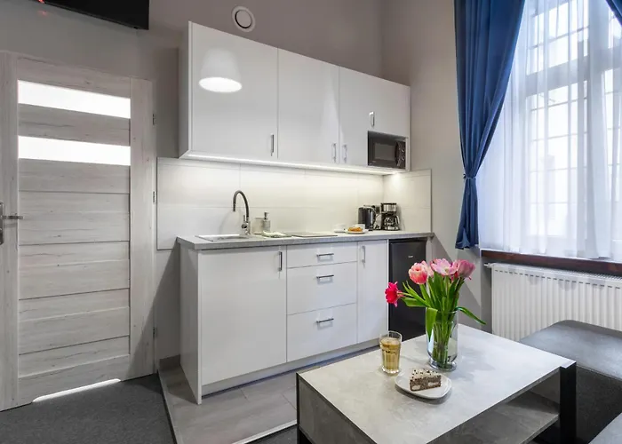 Dave Elegant Old Town